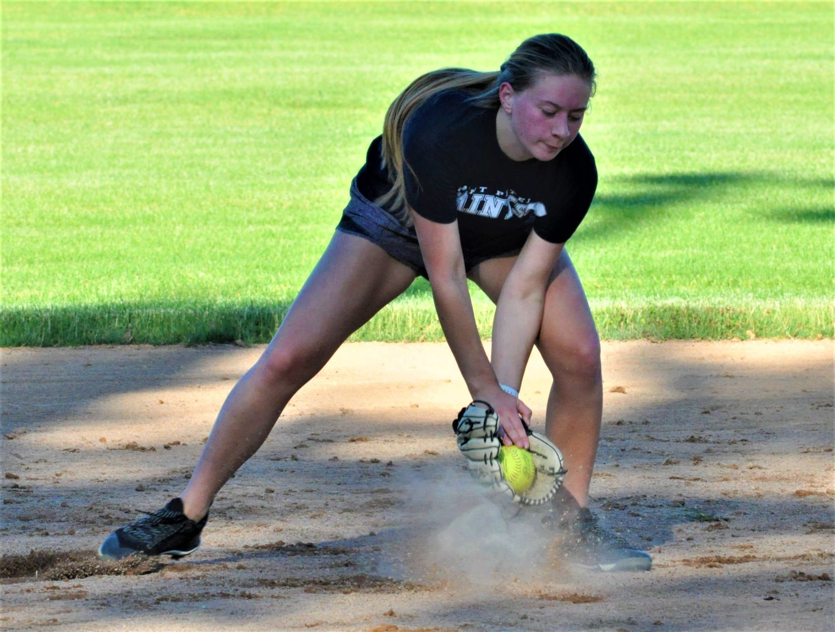 SB SS ground ball (2).jpg